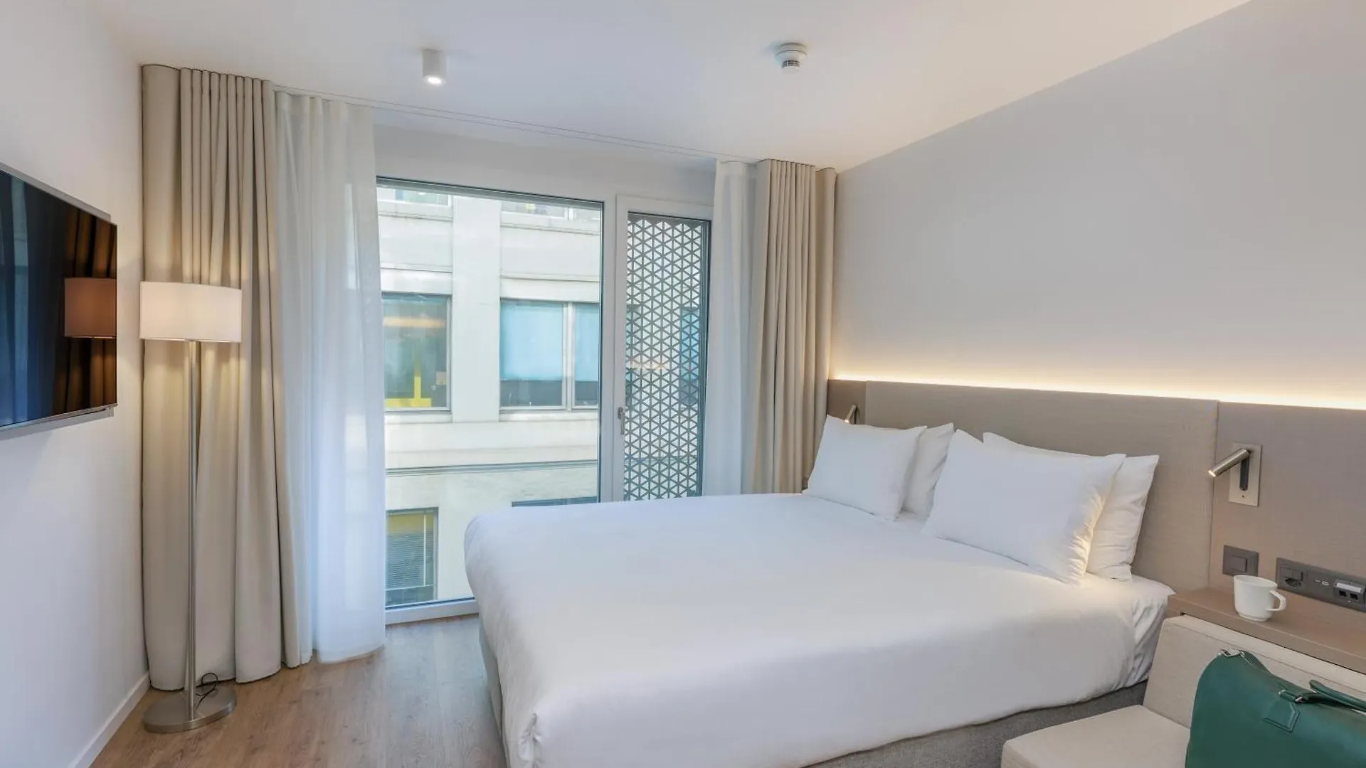 Base Geneva Hotel 4*,  Switzerland